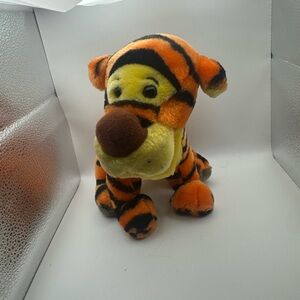 Vintage Walt Disney World Tigger Tiger Plush Stuffed Animal 9” Sitting 1980’s